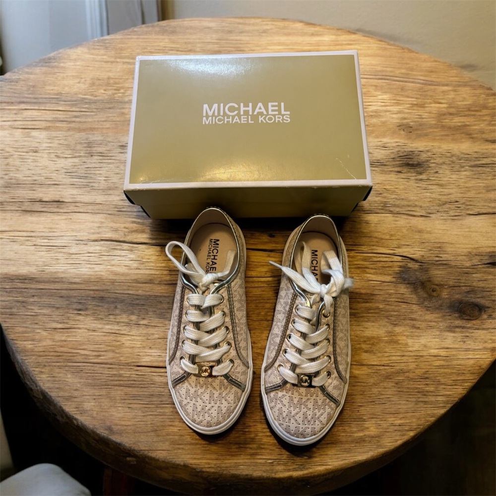 Michael Kors Tan Monogram Sneakers with Gold Accents Girls Sz-2